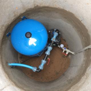 Монтаж (обустройство) скважины на воду. Монтаж в кессоне